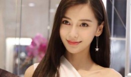 娱乐圈吃瓜杨颖是谁,揭秘杨颖的星光之路