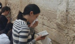 娱乐吃瓜君女朋友是谁,娱乐吃瓜君背后的神秘女友身份大起底