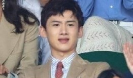 娱乐吃瓜白敬亭,娱乐吃瓜界的“瓜王”